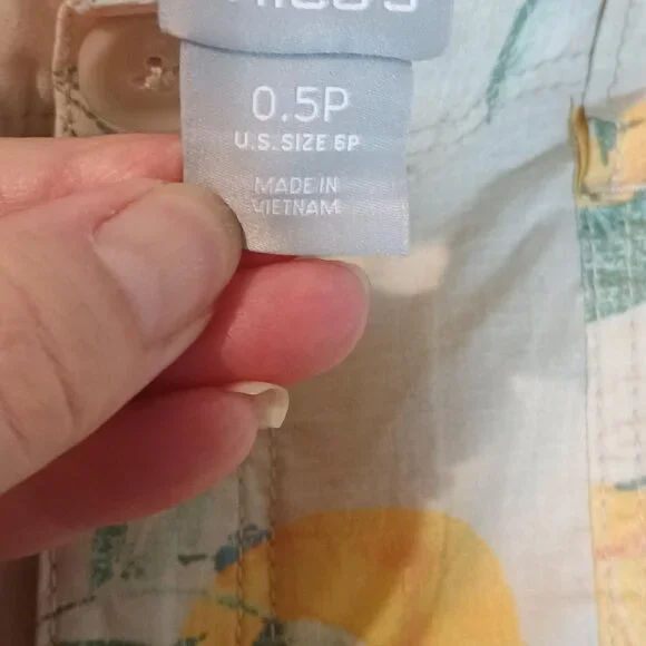 Chicos/Cargo Pants/Womens 0.5P Petite 6/Yellow Lemon Print/Poplin Crop - Picture 2 of 8